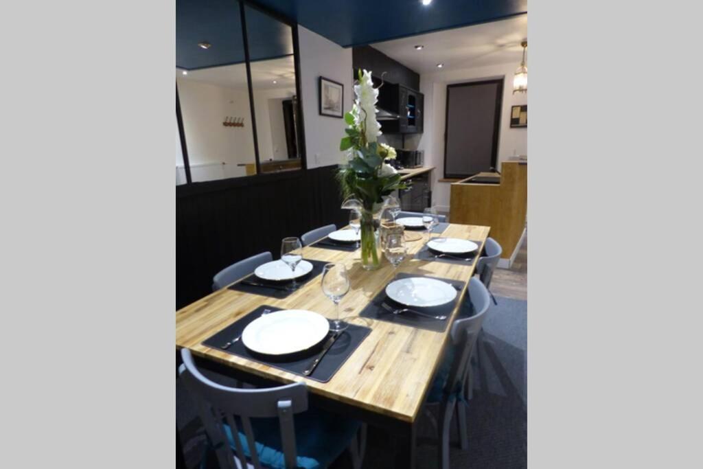 Holiday home La Gabelle Hilaire Saint-Pierre-des-Echaubrognes